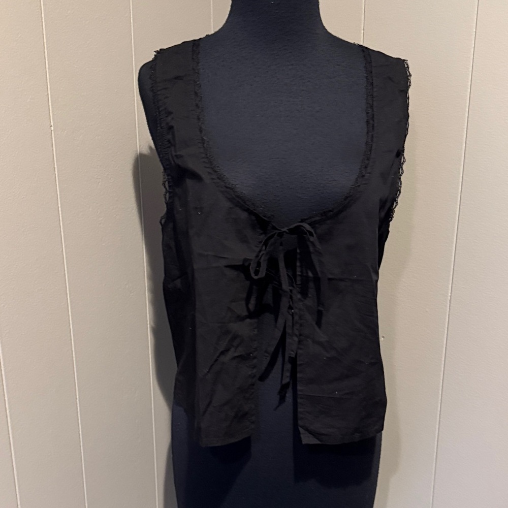 B36 aerie Women’s Medium Black Tie-Front Tank Top